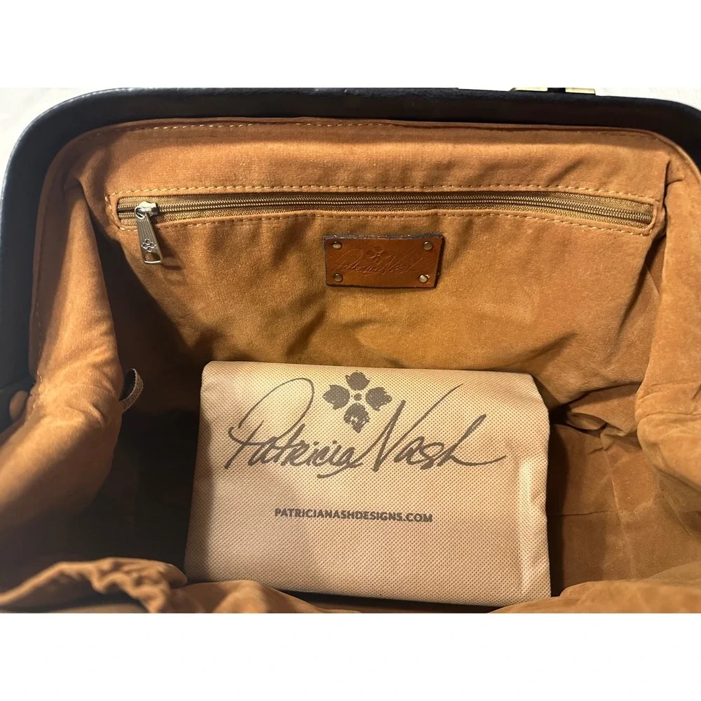 Patricia Nash Newspaper Print Leather Frame Satchel Doctor Bag P374245